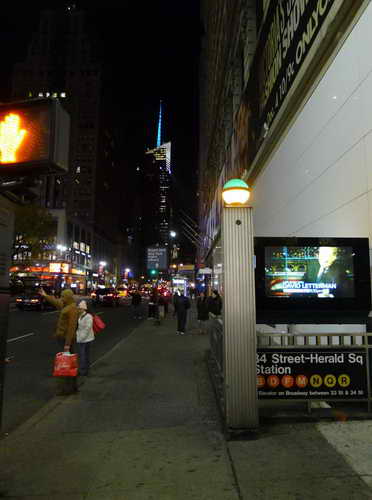NYC_2012-11-24 22-50-01_P1070745